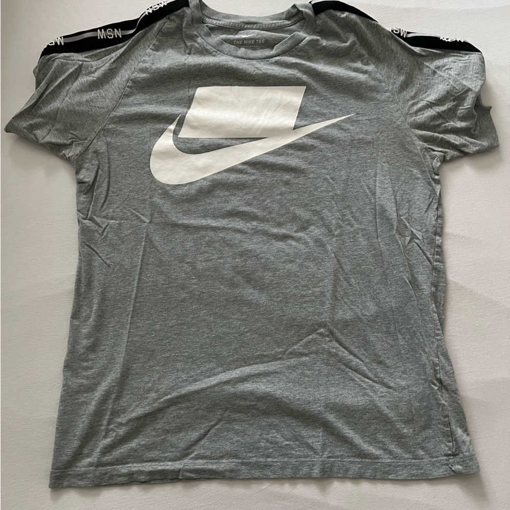 Nike Tshirt - Large